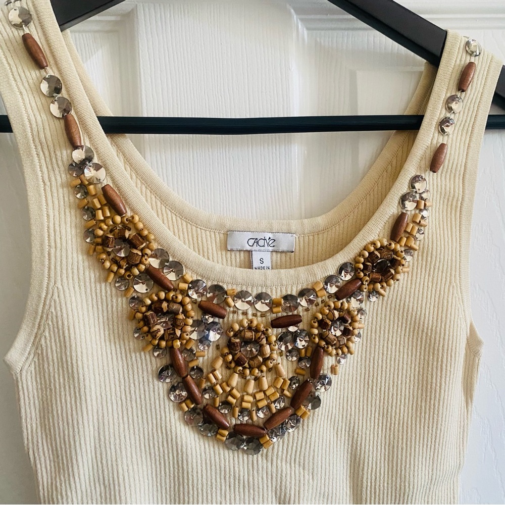 Cache Cream Top with Beaded Necklace Design